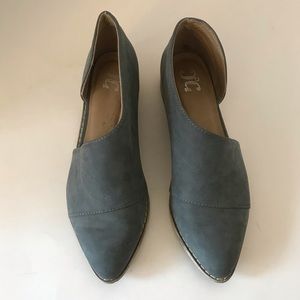 JGoods cut out gray pointed toe suede flats. 7.5